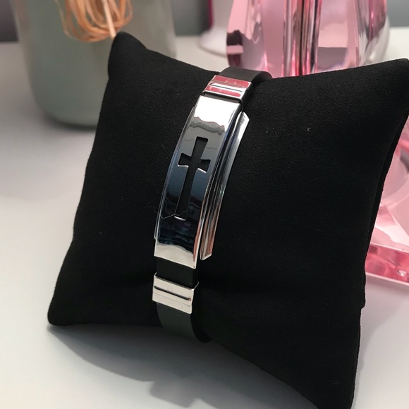 Stainless Steel Cross Rubber Bracelet - Picture 2 of 4